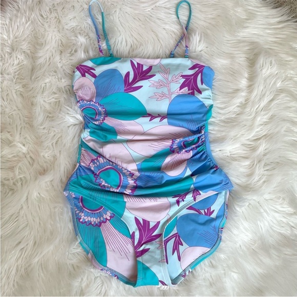 EUC J.Marie Size Medium Floral‎ Blue and White One Piece Swimsuit - Picture 4 of 13